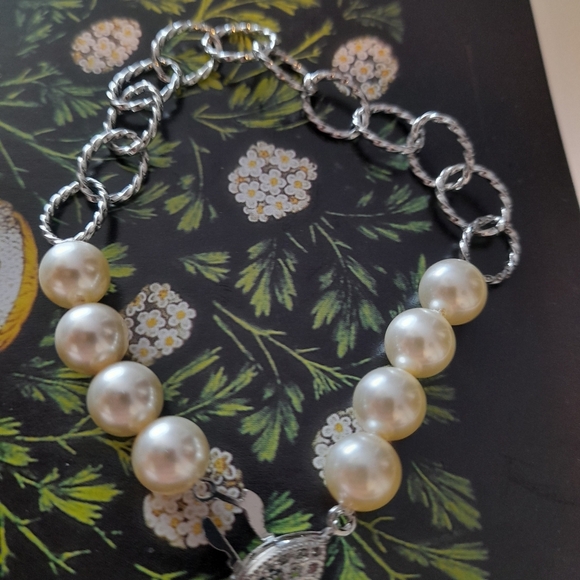 Swarovsky Silver And Pearl Bracelet - Picture 3 of 9